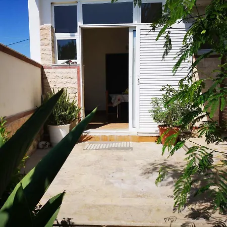 Διαμέρισμα Bougos House *
