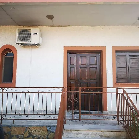 Bougos House *